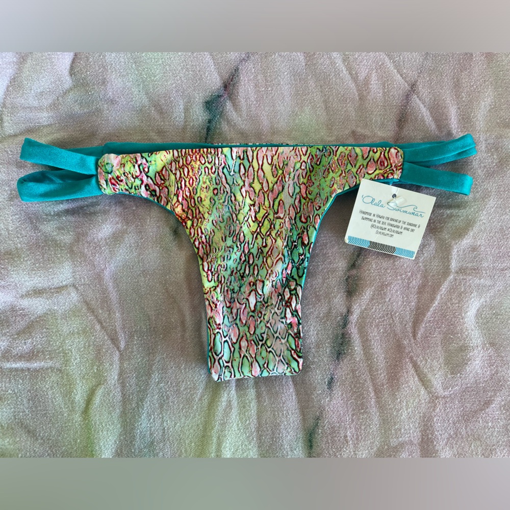 NWT Olala Swimwear Fully Reversible Mailani Bikini Bottoms Blue/Neon Snakeskin
